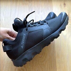Adidas terrex sz 9.5 Black Athletic Shoes